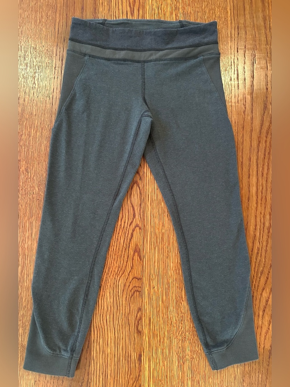 Lululemon Fresh Tracks Pant - Size 4 - no tags, see measurements!